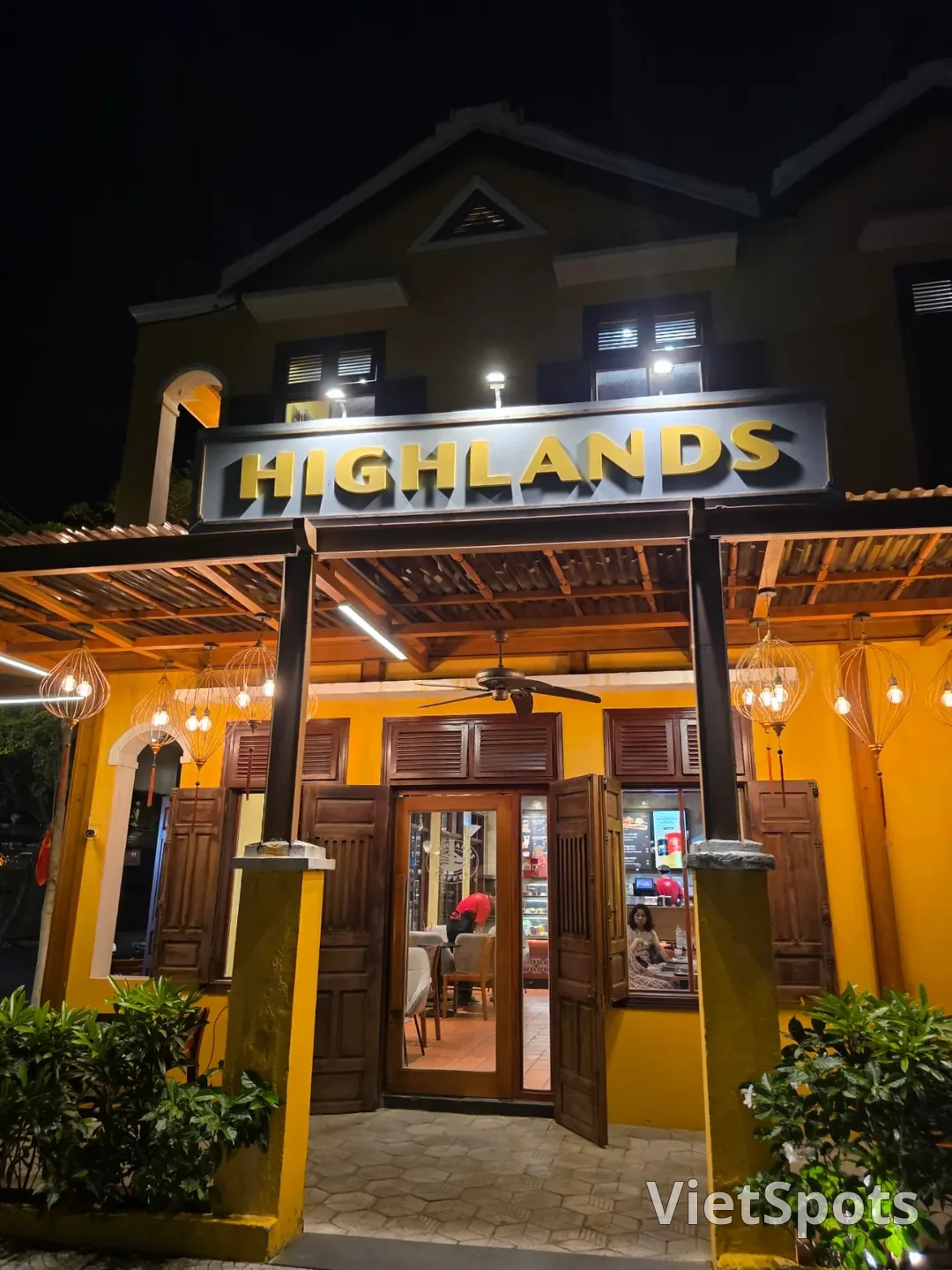 🇻🇳 Highlands Coffee Hội An, Highlands Coffee Phan Chu Trinh Hội An