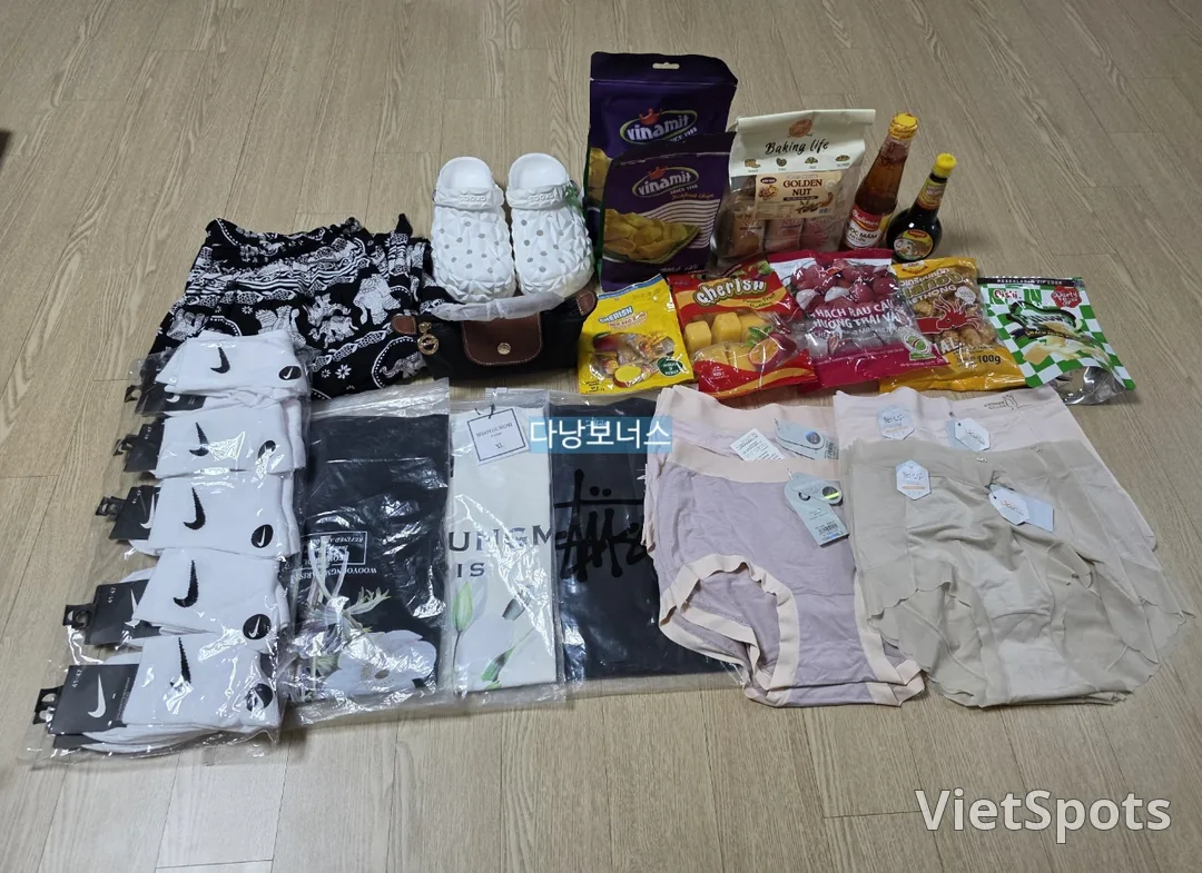 🇻🇳 ช้อปปิ้งตลาดฮัน_หมายเลข 253 Crocs