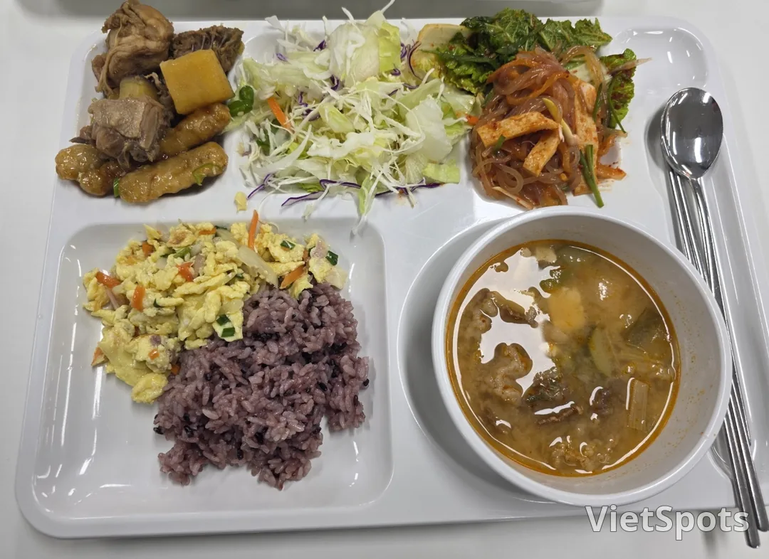 🎄这里也是一家美食餐厅呢