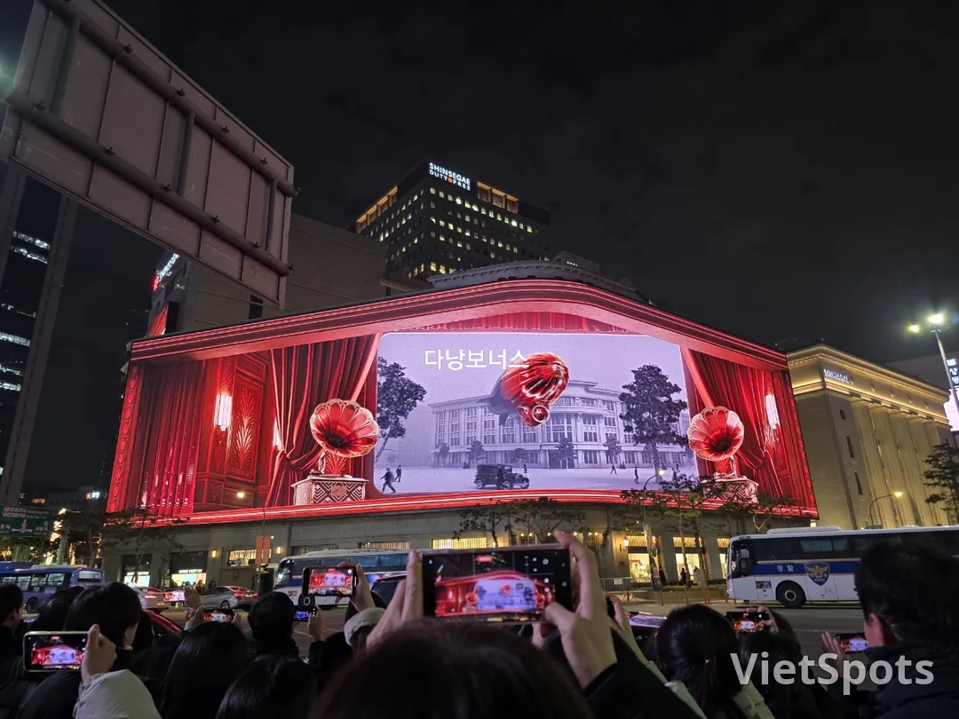 🇰🇷Рождество, которым мы уже насладились благодаря медиафасаду🎄