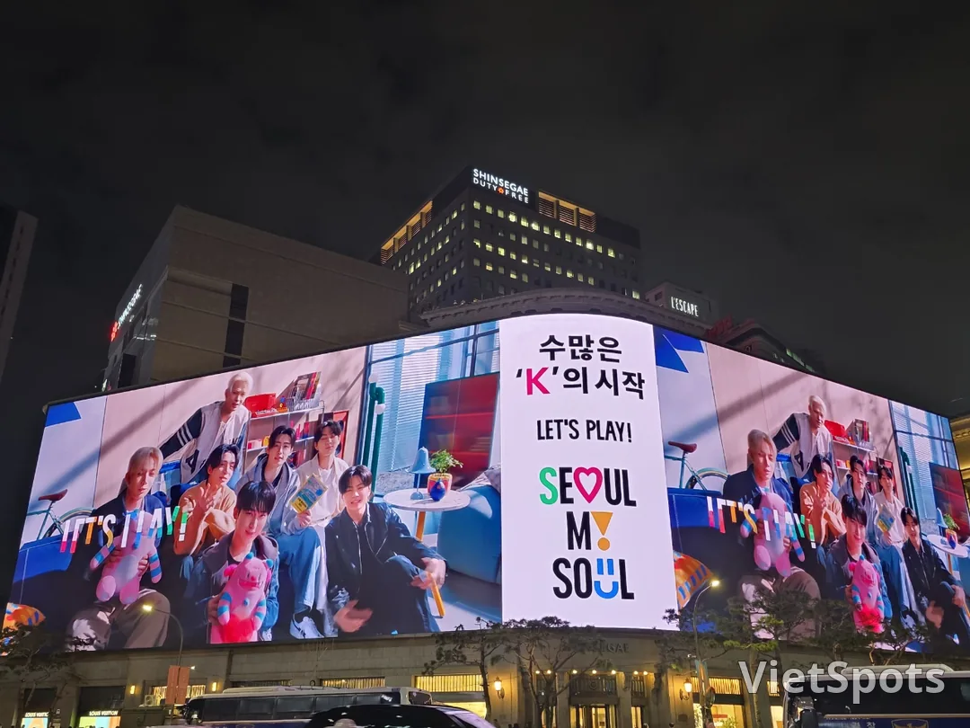 🇰🇷Рождество, которым мы уже насладились благодаря медиафасаду🎄