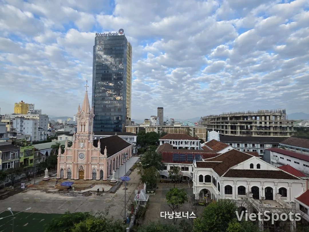 🇻🇳 母女三人峴港之旅_ 粉紅教堂也在施工中😱