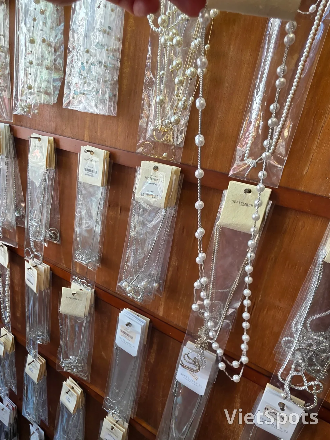 🇻🇳 Mother and two daughters' Da Nang trip _ Han Market accessory specialty store, September 92 Da Nang