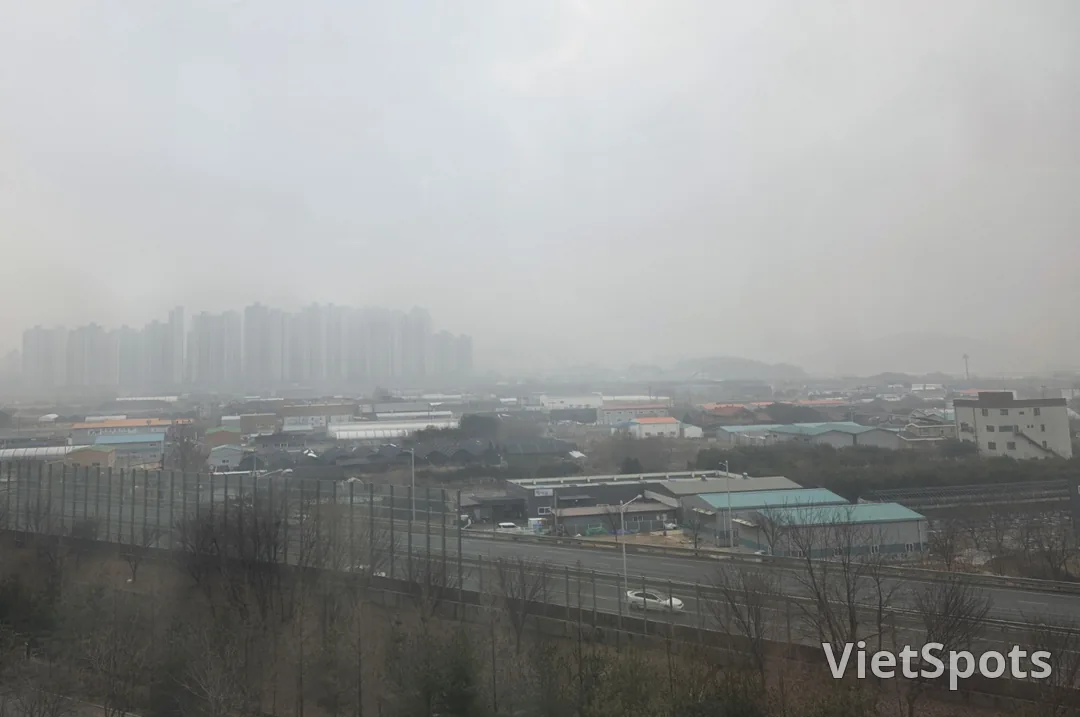 😷 Đeo khẩu trang đang chờ ở bệnh viện