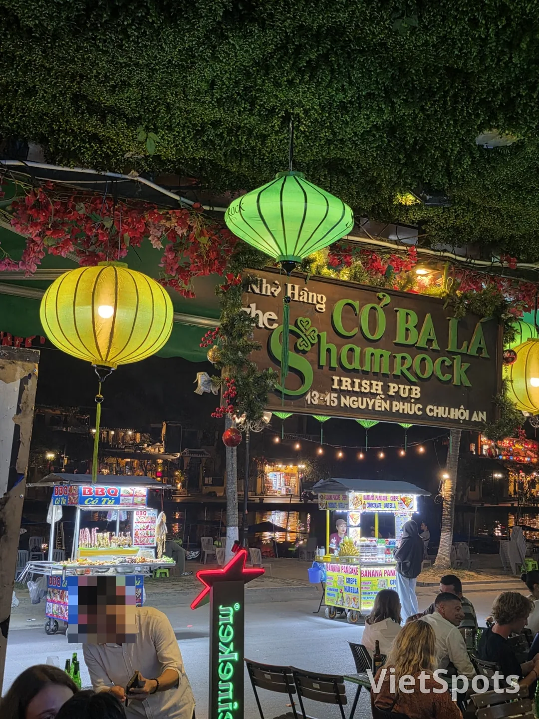 🇻🇳母女三人岘港之旅_ 三叶草爱尔兰酒吧🎤🎸就像最后一次~妈妈,就像最后一次~🎵🎶
