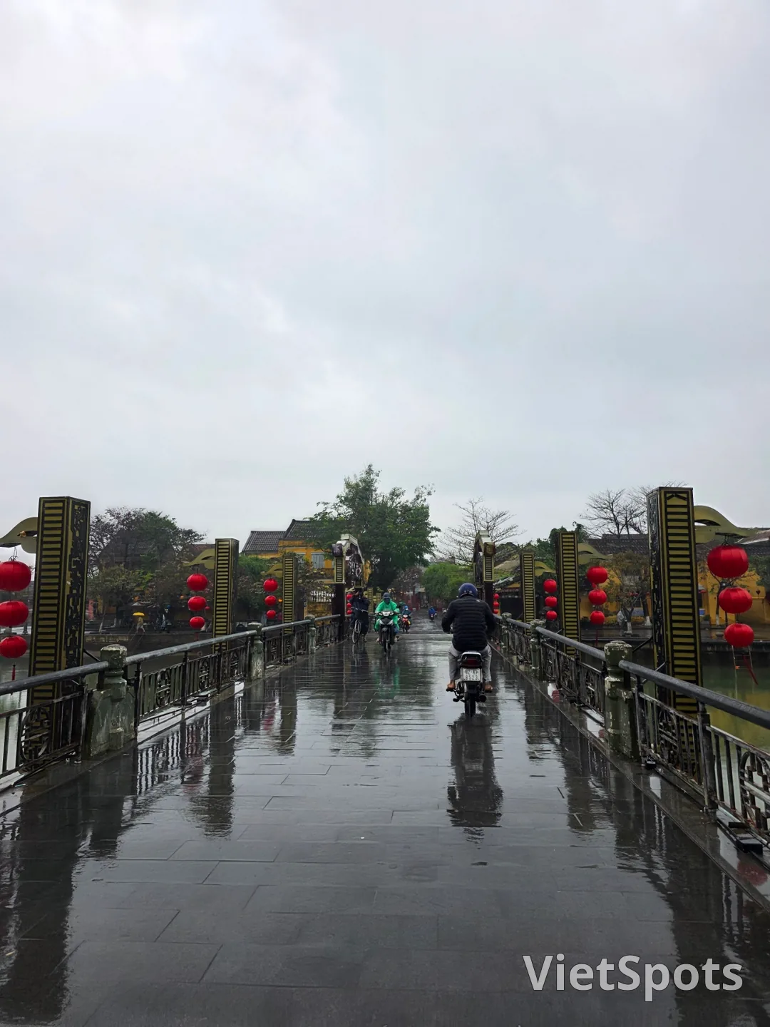 🇻🇳母娘三人のダナン旅行_雨のホイアンの朝の風景