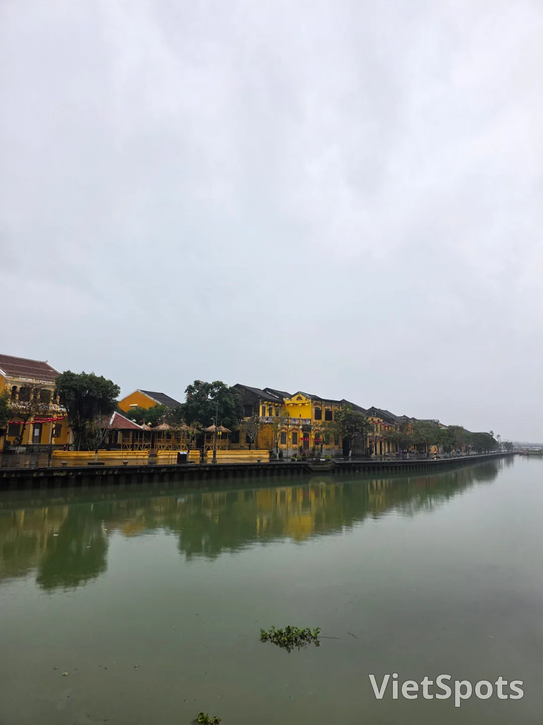 🇻🇳母娘三人のダナン旅行_雨のホイアンの朝の風景