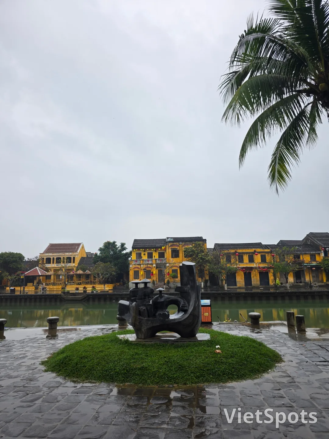 🇻🇳母娘三人のダナン旅行_雨のホイアンの朝の風景