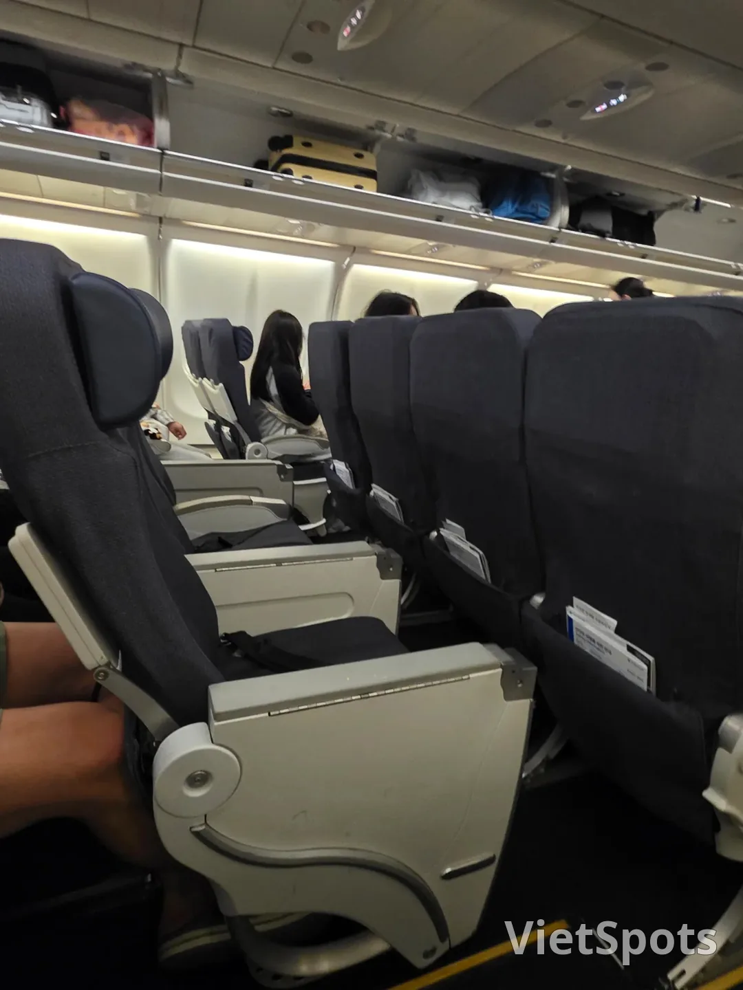 🇻🇳Chuyến du lịch Đà Nẵng của ba mẹ con_ Về nước) Bài đánh giá chuyến bay hãng Paranta Airlines (hạng phổ thông)