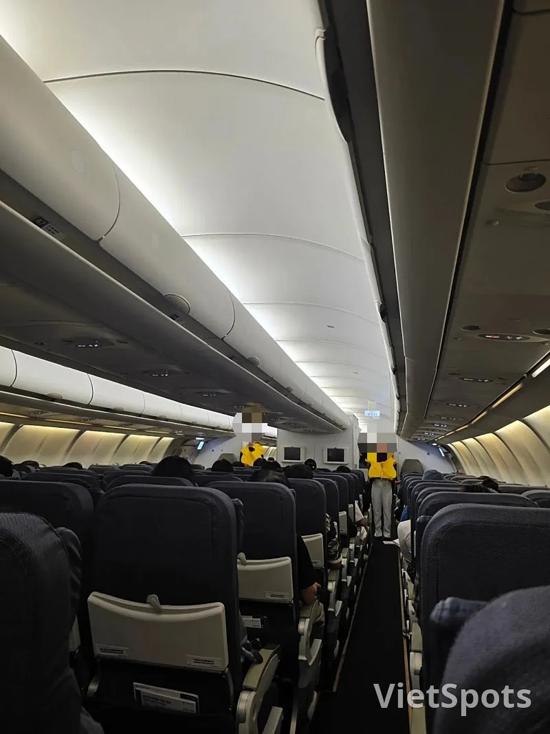 🇻🇳Chuyến du lịch Đà Nẵng của ba mẹ con_ Về nước) Bài đánh giá chuyến bay hãng Paranta Airlines (hạng phổ thông)