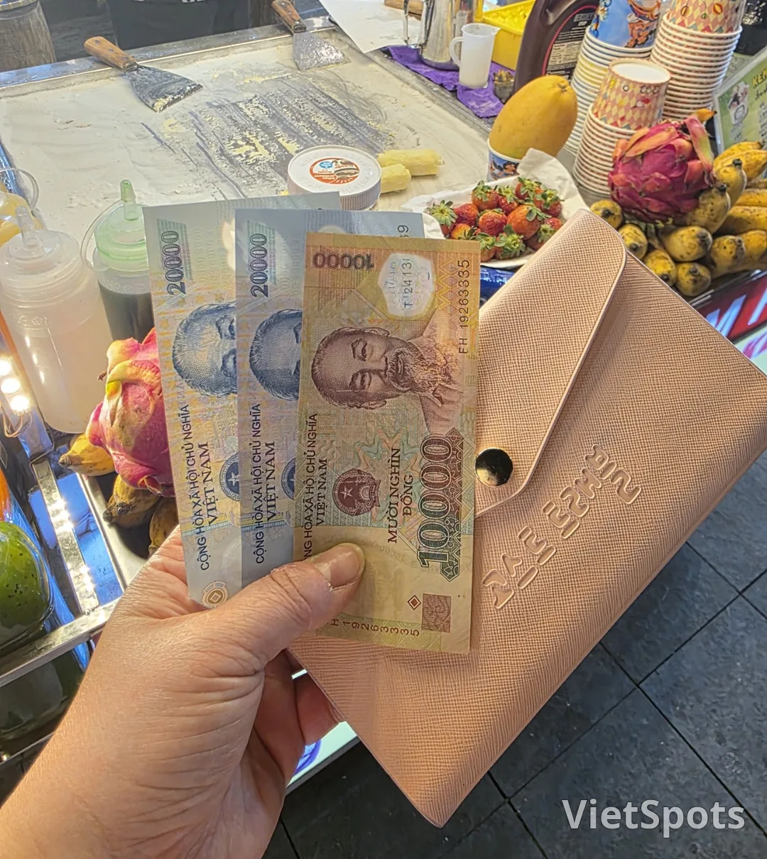๐ป๐ณ Mother and two daughters Da Nang trip_ Dessert is ice cream! I'll have passion fruit!!
