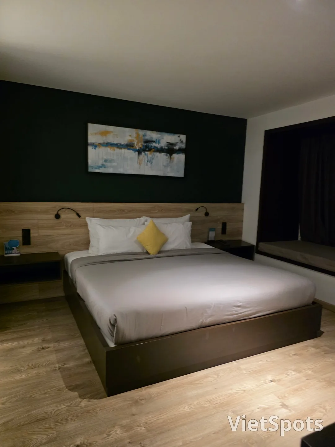 🇻🇳Поездка втроём с мамой и дочерьми в Дананг_ отель Satya 🏨 подробный обзор состояния номера-люкс с видом на церковь!!