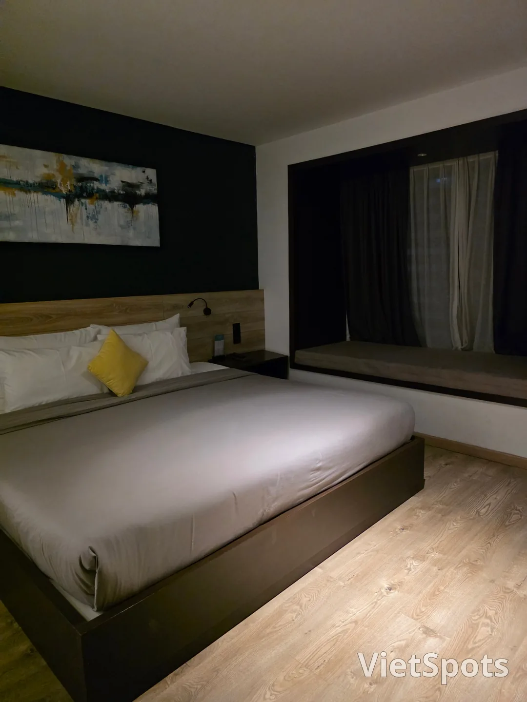 🇻🇳Поездка втроём с мамой и дочерьми в Дананг_ отель Satya 🏨 подробный обзор состояния номера-люкс с видом на церковь!!