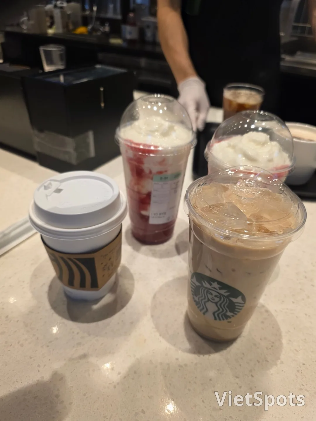 40 многоразовых стаканов Starbucks — как пирог на картинке