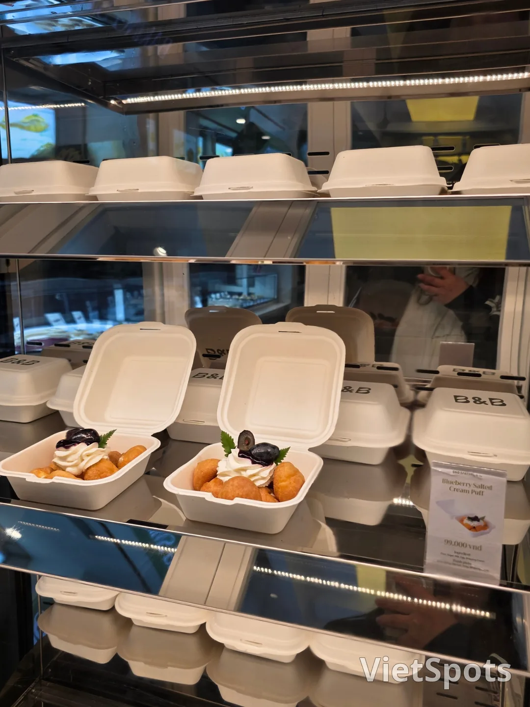 🇻🇳三口之家(妈妈和女儿们)岘港之旅_ Bread & Butter面包店!在这里买了生日蛋糕~(GLN支付)
