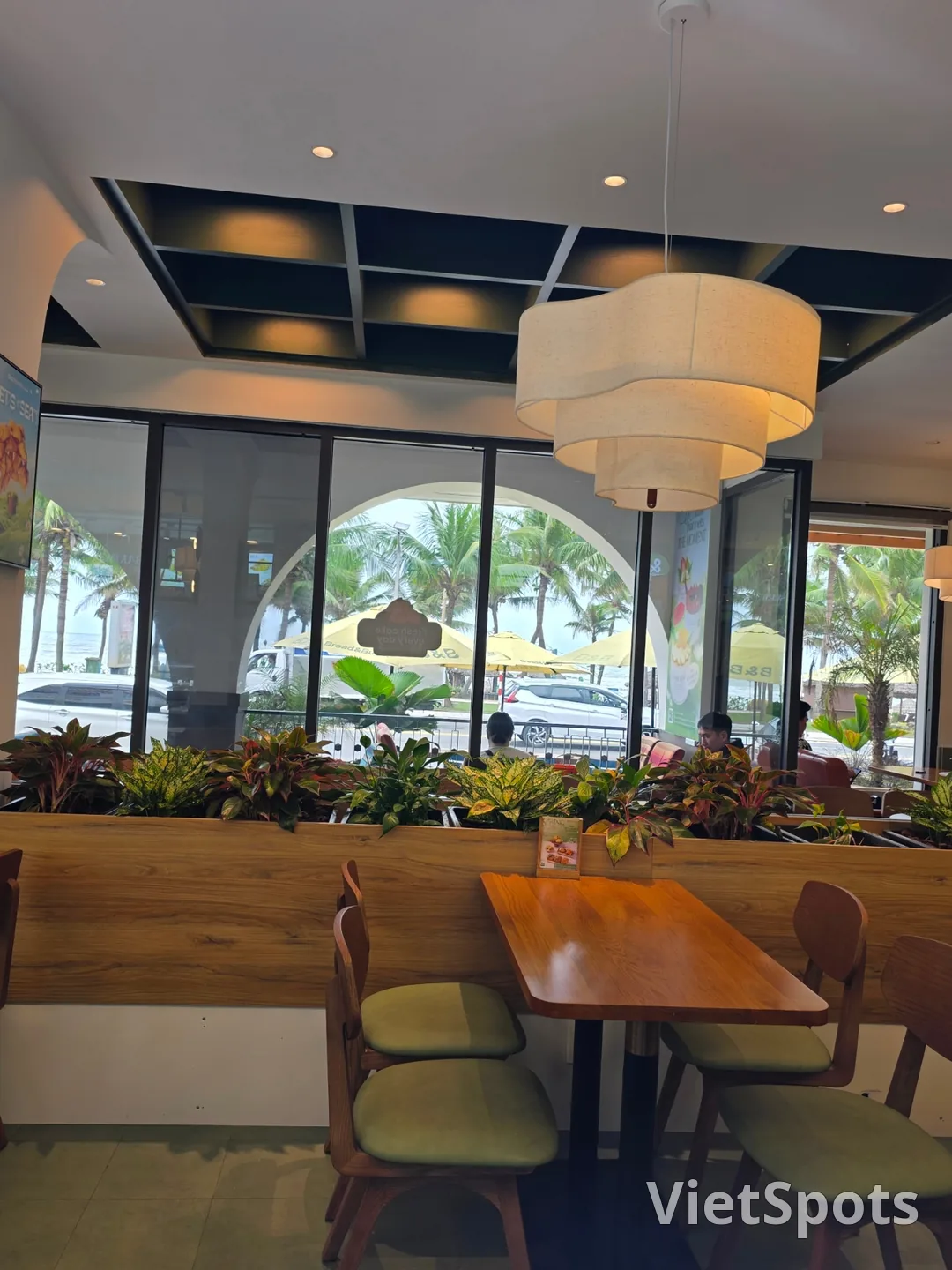 🇻🇳三口之家(妈妈和女儿们)岘港之旅_ Bread & Butter面包店!在这里买了生日蛋糕~(GLN支付)