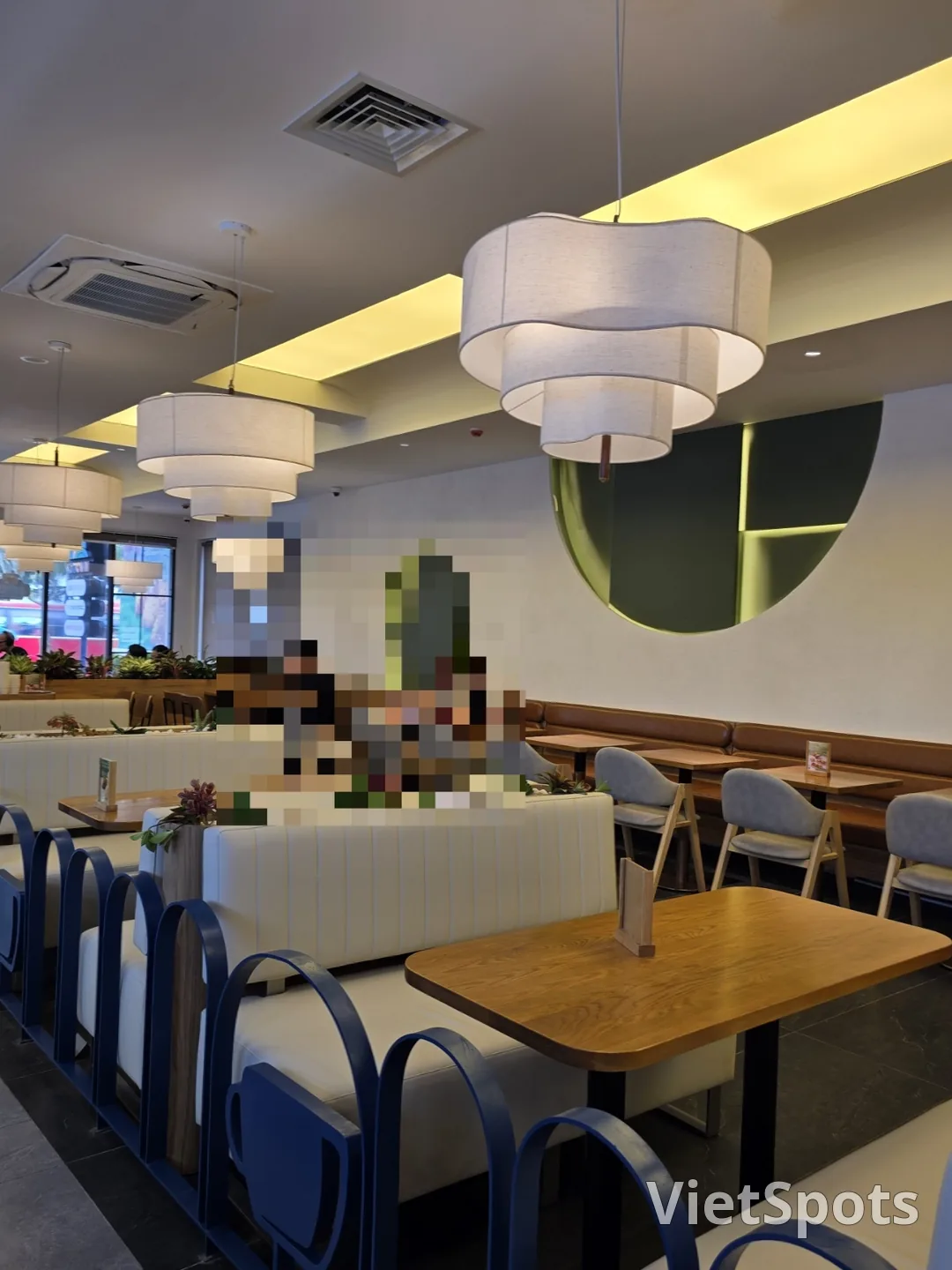 🇻🇳三口之家(妈妈和女儿们)岘港之旅_ Bread & Butter面包店!在这里买了生日蛋糕~(GLN支付)