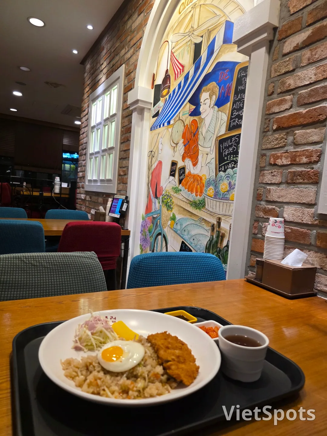 昼ご飯はチャーハンとトンカツ