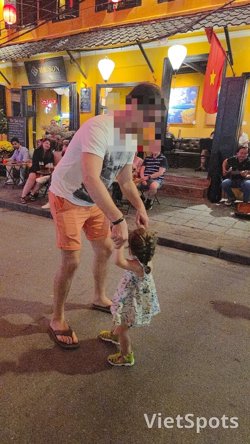 🇻🇳 Chuyến du lịch Đà Nẵng của ba mẹ con_ Khoảnh khắc còn tỏa sáng hơn cả cảnh đêm Hội An ✨️