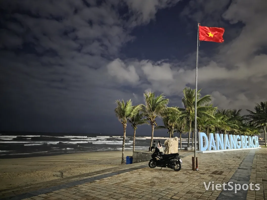 🇻🇳 母娘三人のダナン旅行〜 雨風が吹いてもミーケービーチの散歩はしなくちゃ
