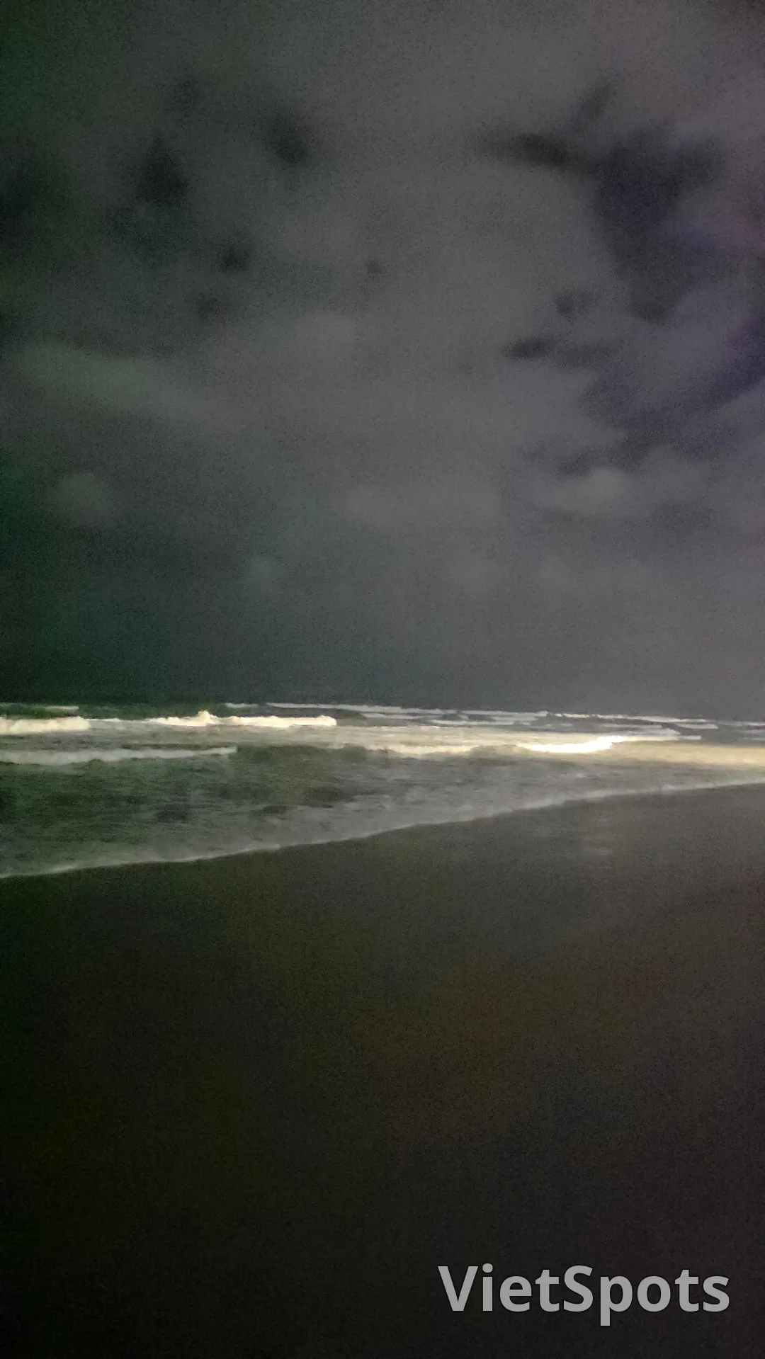 🇻🇳 母娘三人のダナン旅行〜 雨風が吹いてもミーケービーチの散歩はしなくちゃ