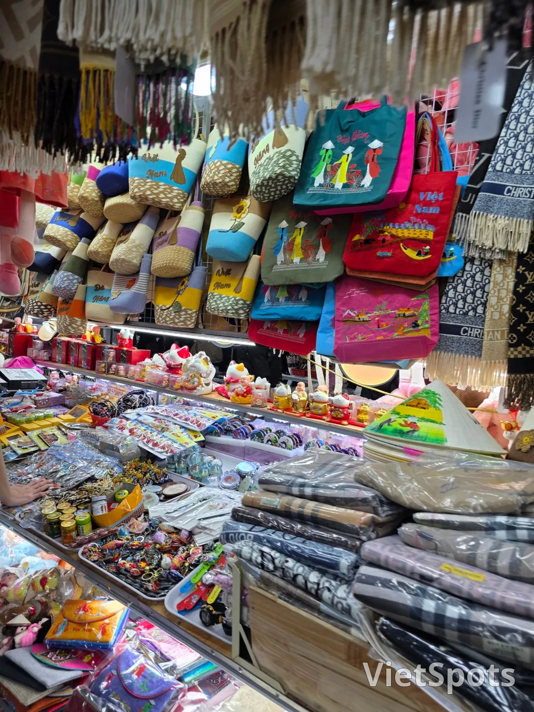 🇻🇳 三代母女岘港之旅_ 搬迁后的山茶市场!变得干净整洁了呢