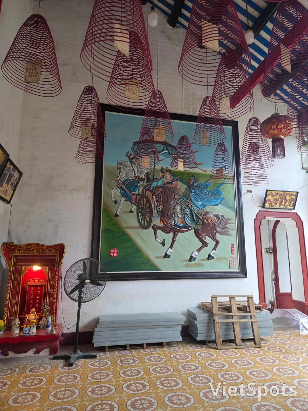 🇻🇳母女三人岘港之旅_ 会安广东会馆(Hội Quán Quảng Đông)开放前入场