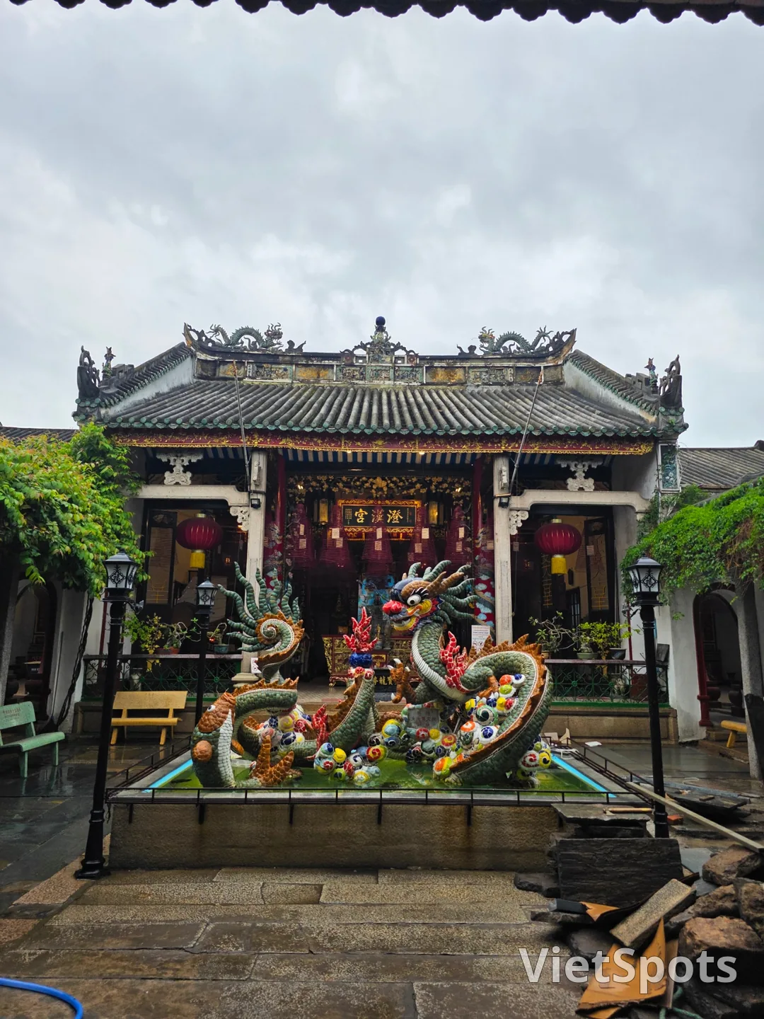 🇻🇳母女三人岘港之旅_ 会安广东会馆(Hội Quán Quảng Đông)开放前入场