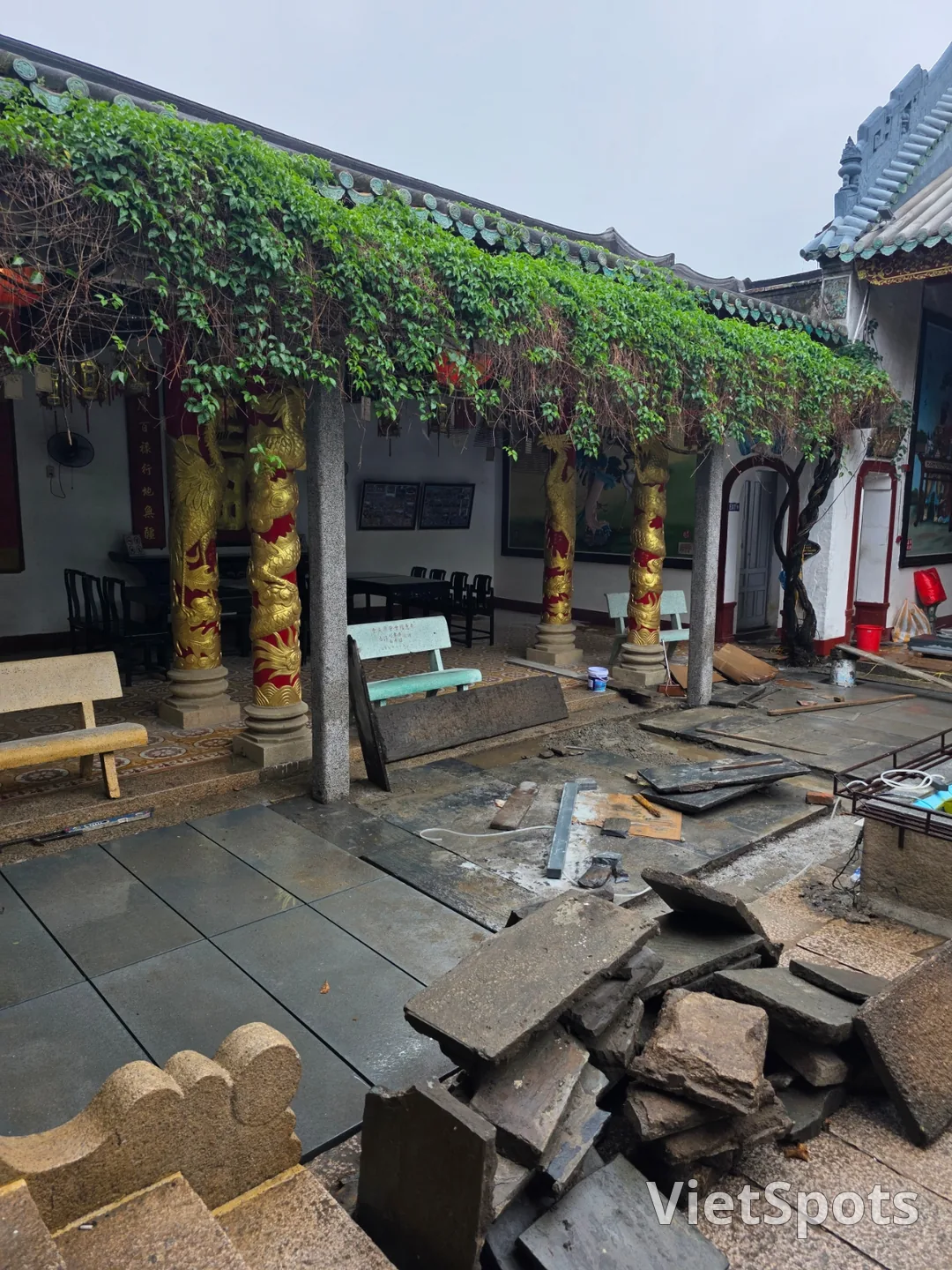 🇻🇳母女三人岘港之旅_ 会安广东会馆(Hội Quán Quảng Đông)开放前入场