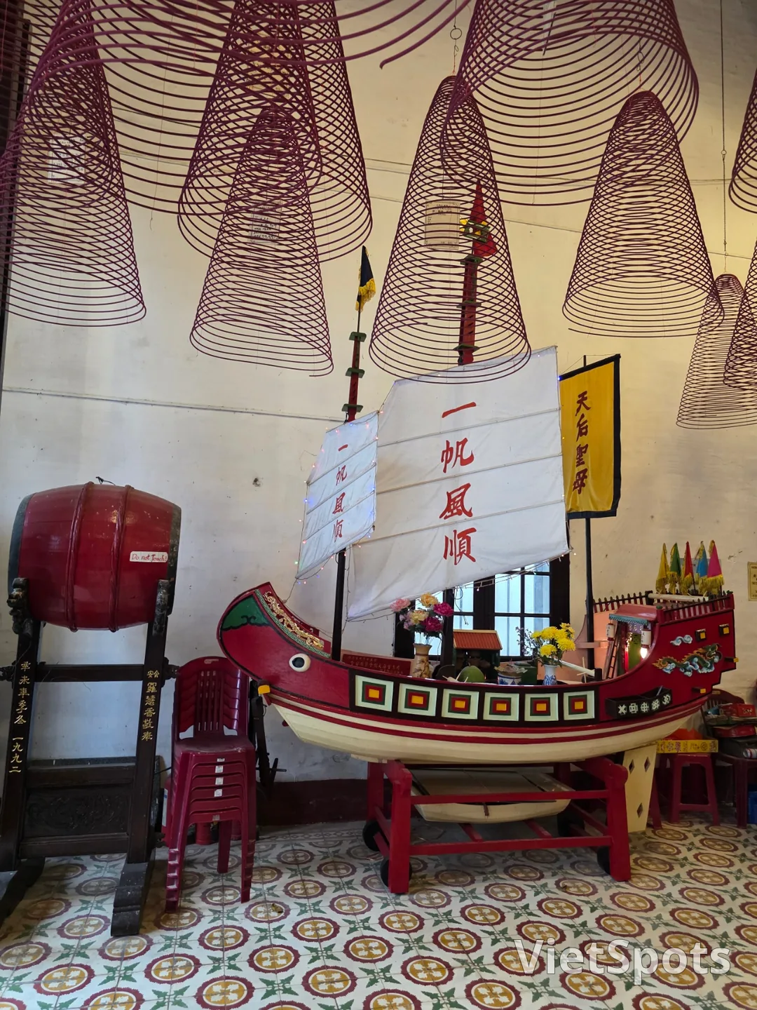 🇻🇳母女三人岘港之旅_ 会安广东会馆(Hội Quán Quảng Đông)开放前入场