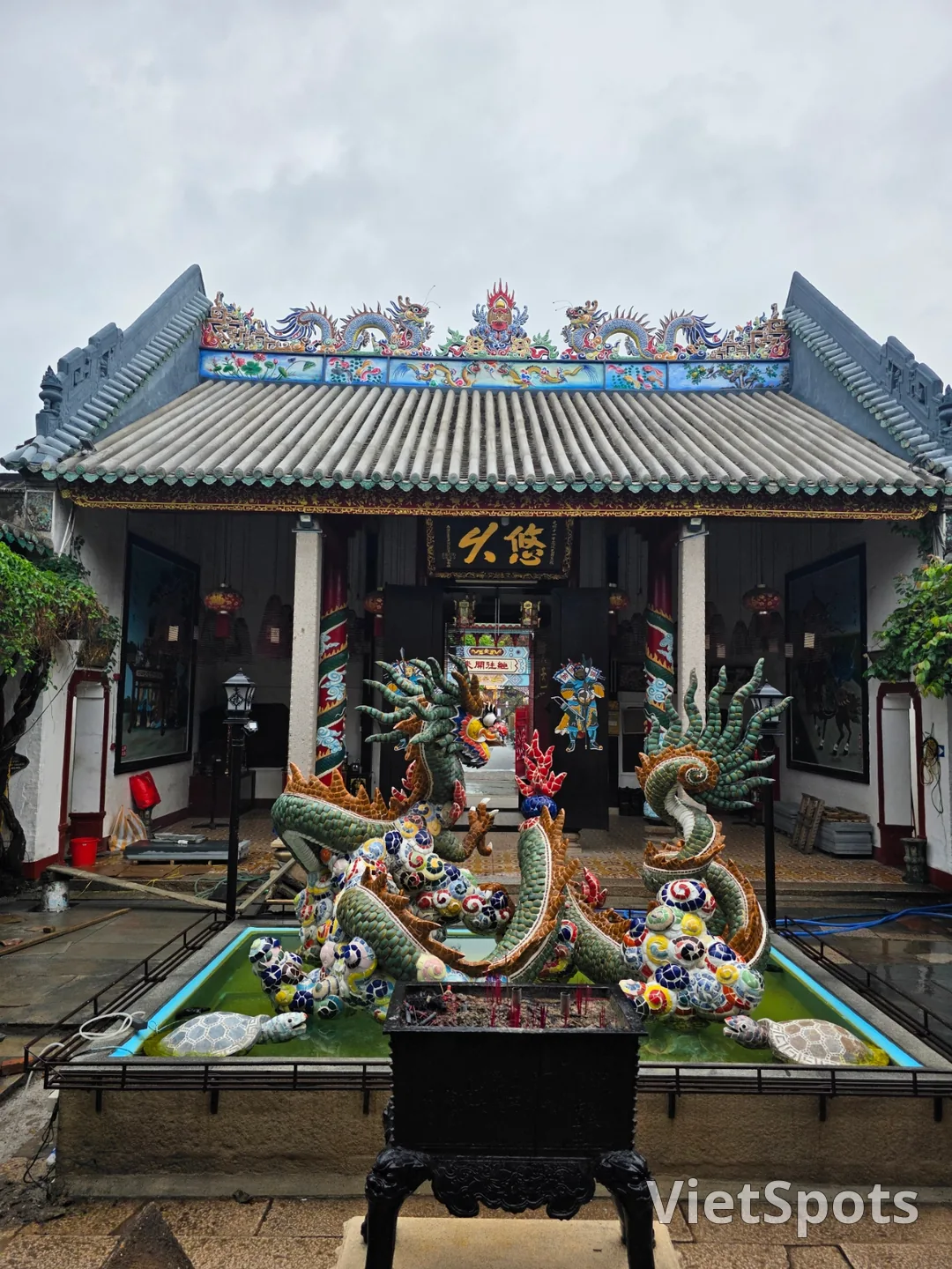 🇻🇳母女三人岘港之旅_ 会安广东会馆(Hội Quán Quảng Đông)开放前入场