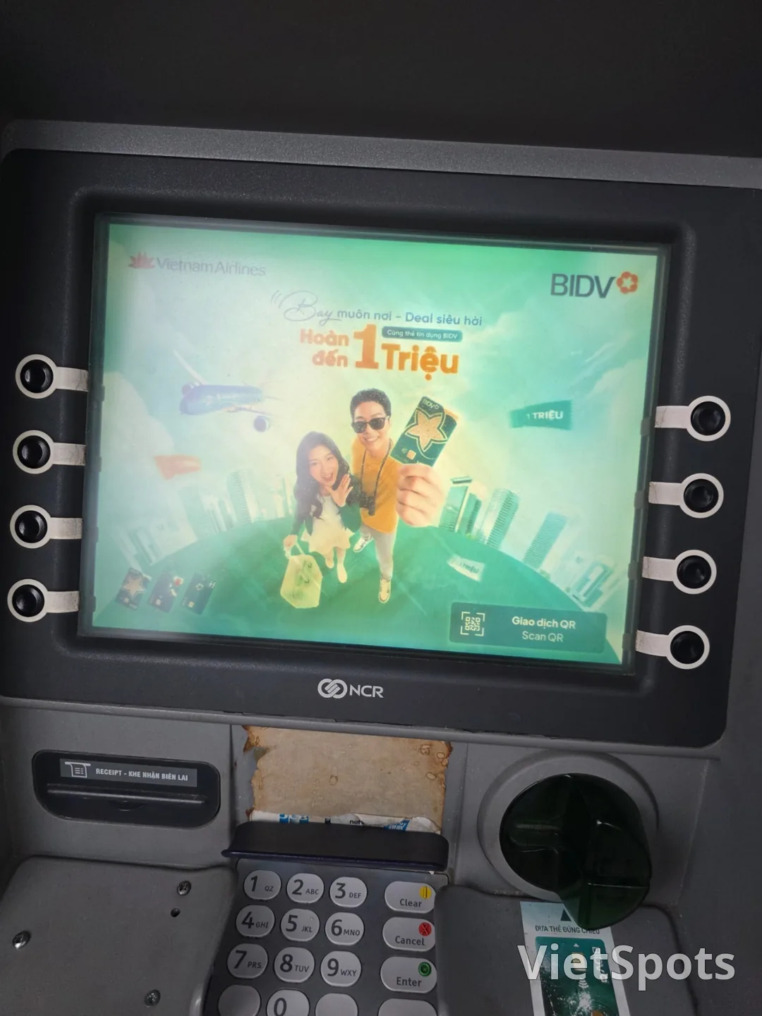 ๐ป๐ณMother-daughters trio's Da Nang trip_ Han Market BIVD ATM withdrawal