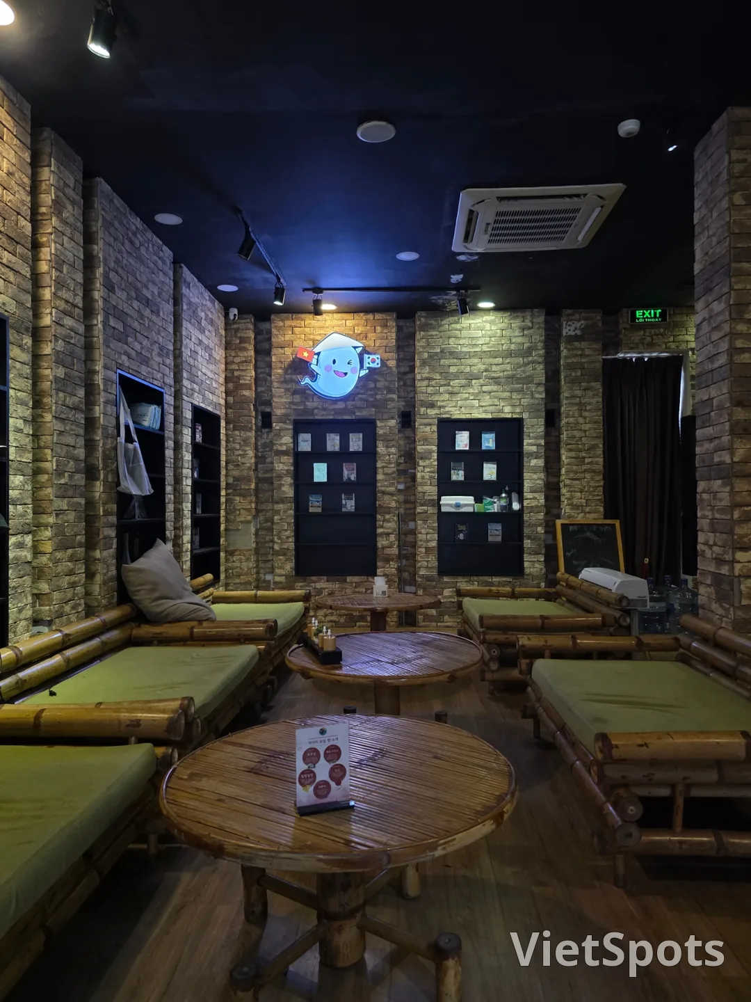 🇻🇳Mother and Two Daughters' Da Nang Trip_ Da Nang Local Lounge