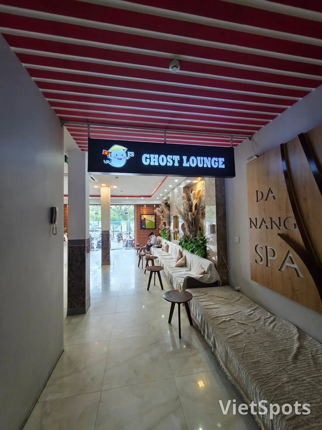 🇻🇳Mother and Two Daughters' Da Nang Trip_ Da Nang Local Lounge