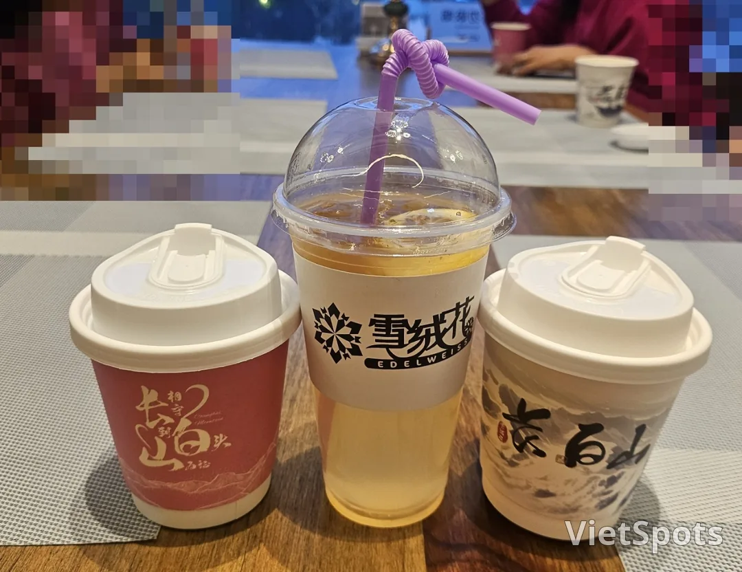 🇨🇳 长白山旅行中遇到的大型咖啡馆 '雪绒花（Edelweiss）