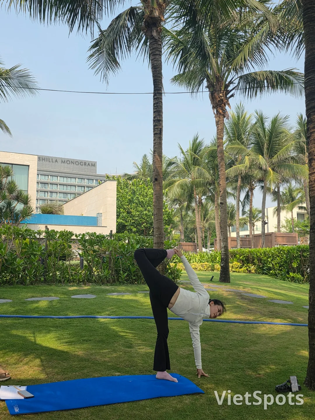 🇻🇳[Shilla Monogram Đà Nẵng] Hoạt động_ Từ bãi biển đến lớp học yoga!!👍