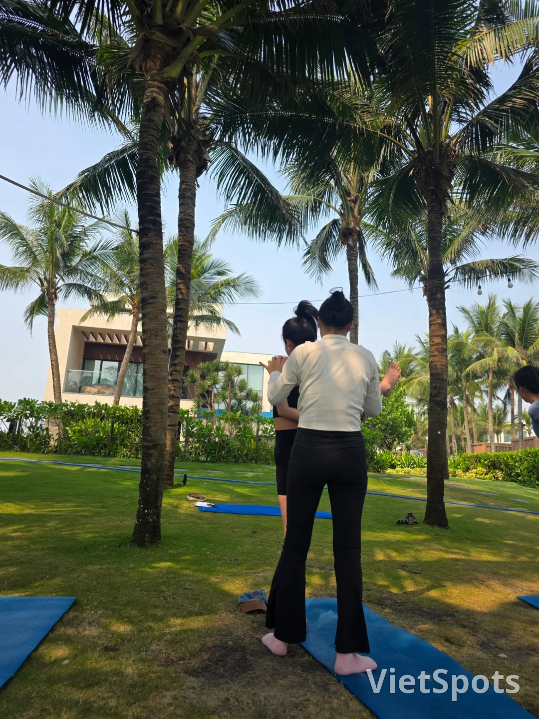 🇻🇳[Shilla Monogram Đà Nẵng] Hoạt động_ Từ bãi biển đến lớp học yoga!!👍