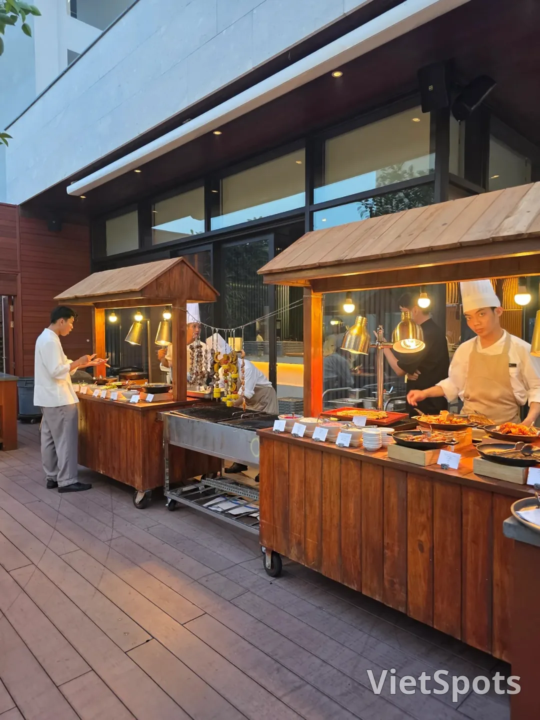 🇻🇳[Shilla Monogram Đà Nẵng] Bữa tối tuyệt vời nhất tại Bistro M, Buffet BBQ Grill & Chill