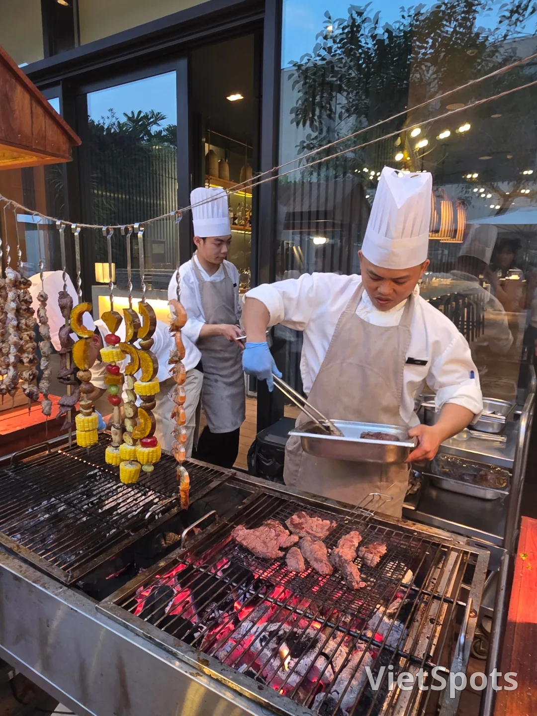🇻🇳[Shilla Monogram Đà Nẵng] Bữa tối tuyệt vời nhất tại Bistro M, Buffet BBQ Grill & Chill