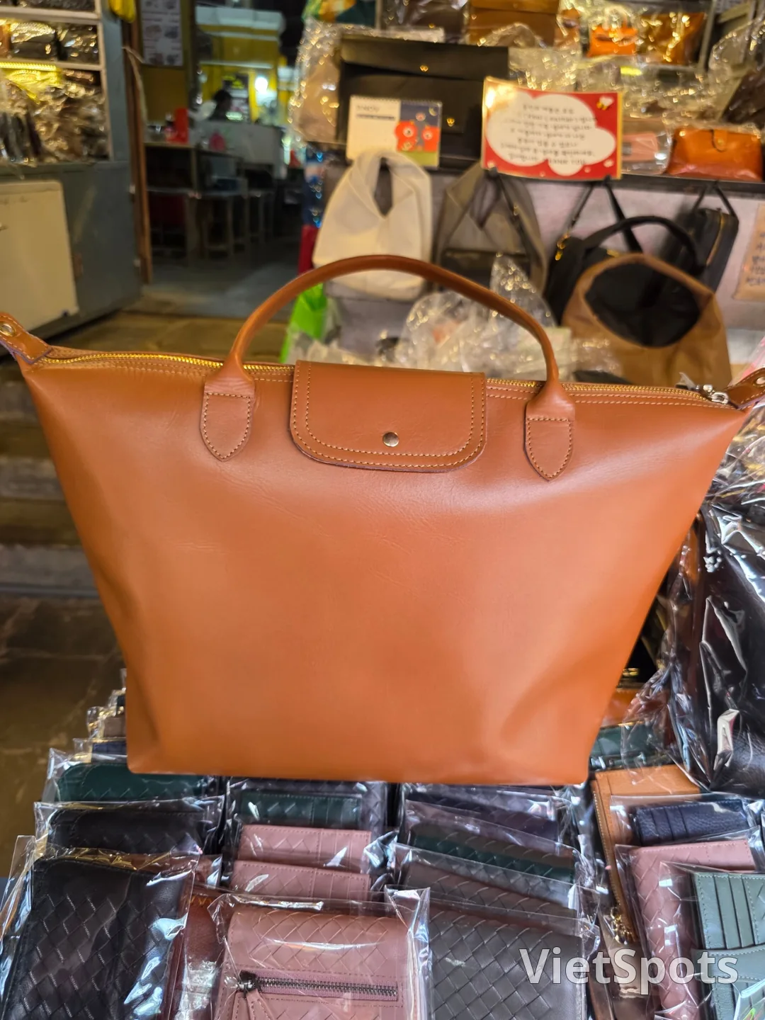 🇻🇳母女三人岘港之旅_会安知名皮具店'Hong Lin(红林)'首次购买体验