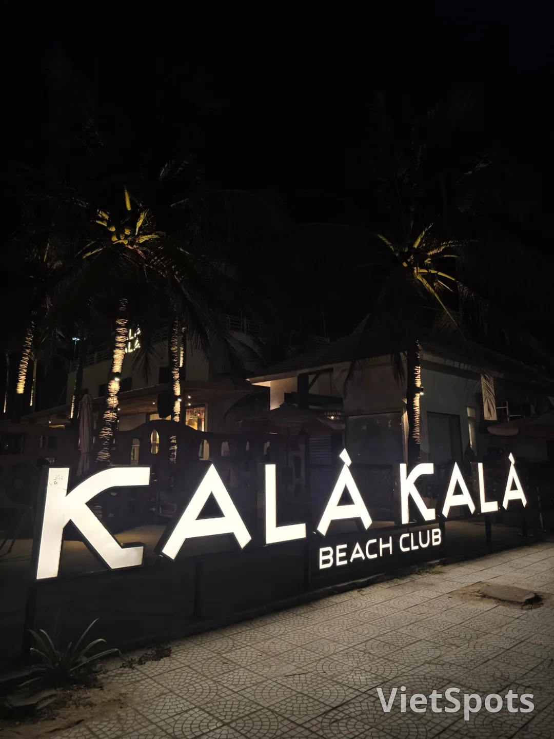 🇻🇳[ダナンファムツアー裏話] 新作ビーチバー！KALA KALA!! ノリノリで踊りたかった場所