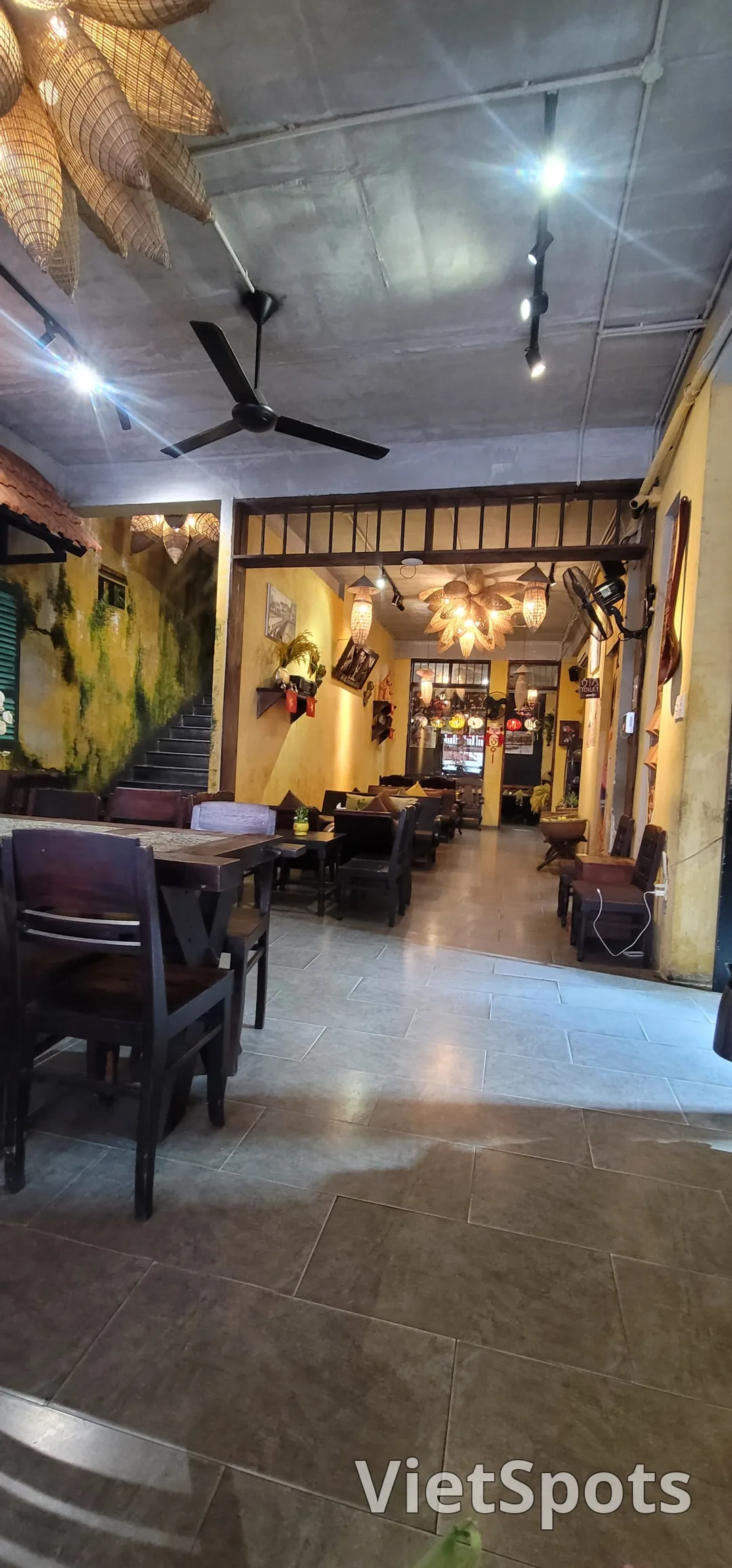 ✈️Review) Ut Tich Cafe – chi nhánh ven sông