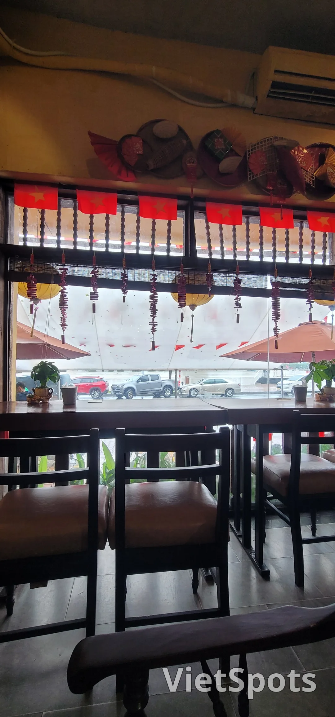 ✈️Review) Ut Tich Cafe – chi nhánh ven sông