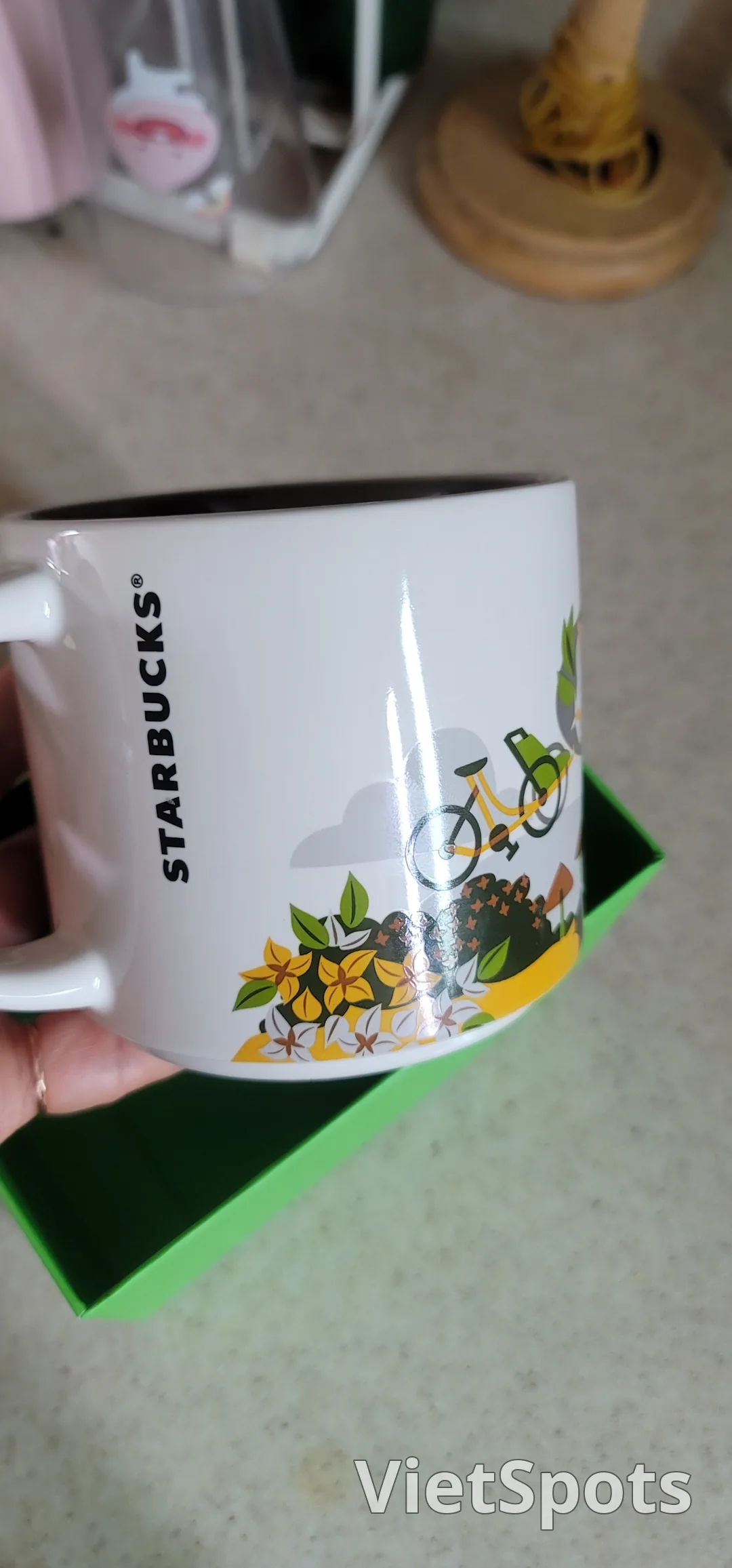 ✈️Review) Bringing home a Da Nang Starbucks mug using my Travlog debit card
