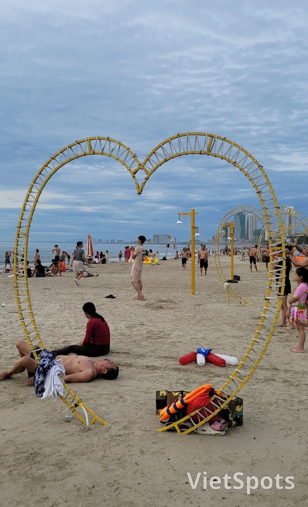 ✈️รีวิว) สิ่งอำนวยความสะดวกห้องอาบน้ำและห้องเปลี่ยนเสื้อผ้าที่หาดหมีเคว