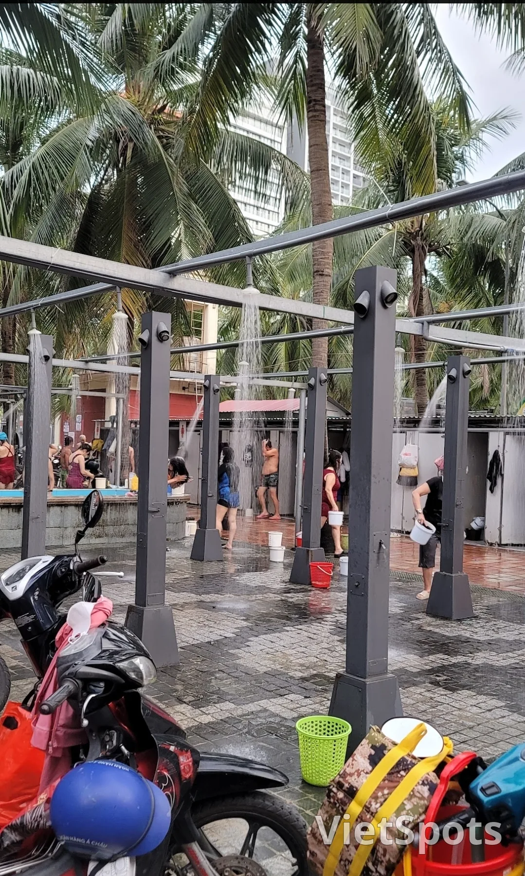✈️รีวิว) สิ่งอำนวยความสะดวกห้องอาบน้ำและห้องเปลี่ยนเสื้อผ้าที่หาดหมีเคว