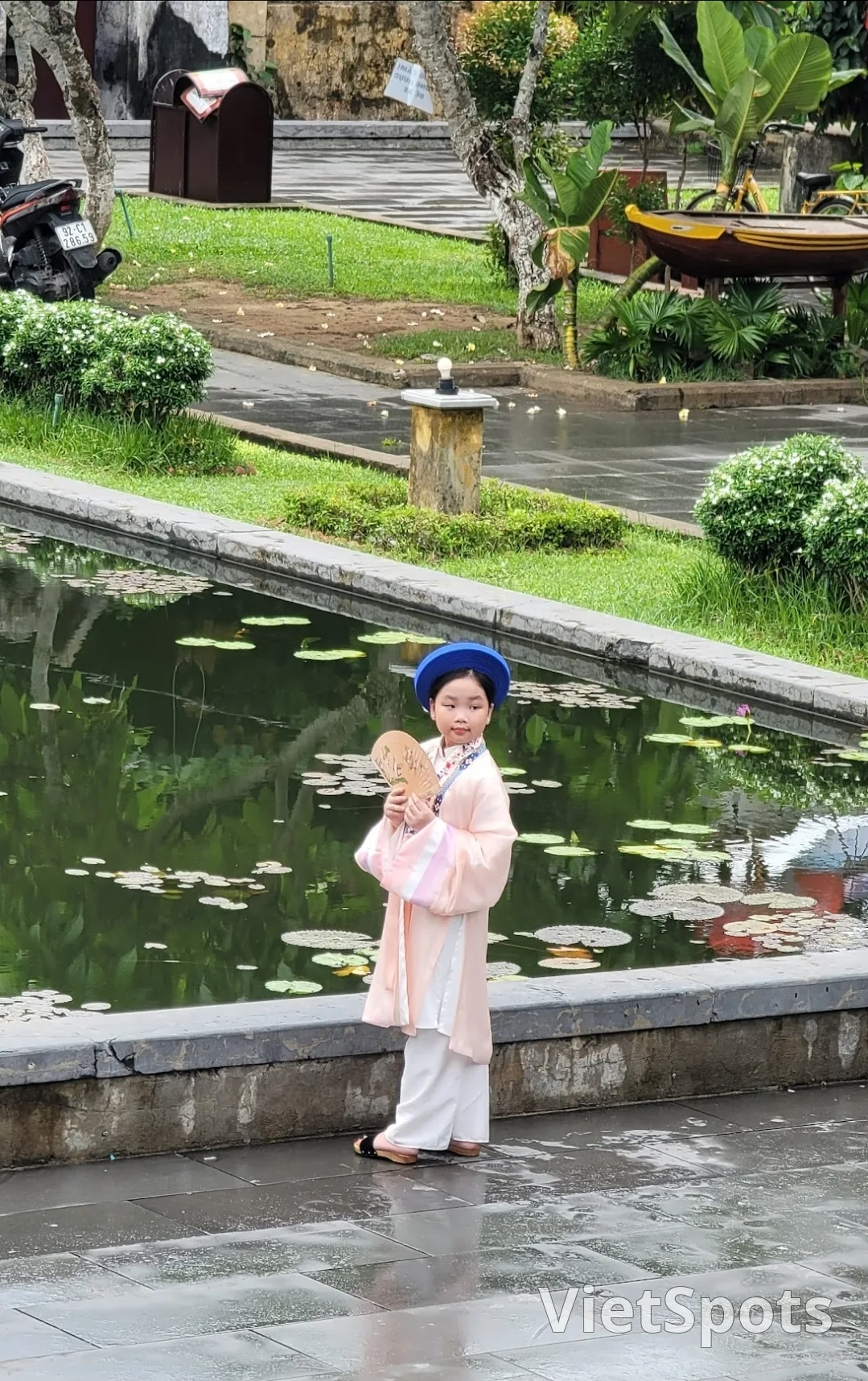 ✈️รีวิว) วัดบ่าหมู่ ฮอยอัน - สถานที่ที่กลางวันและกลางคืนแตกต่างกัน