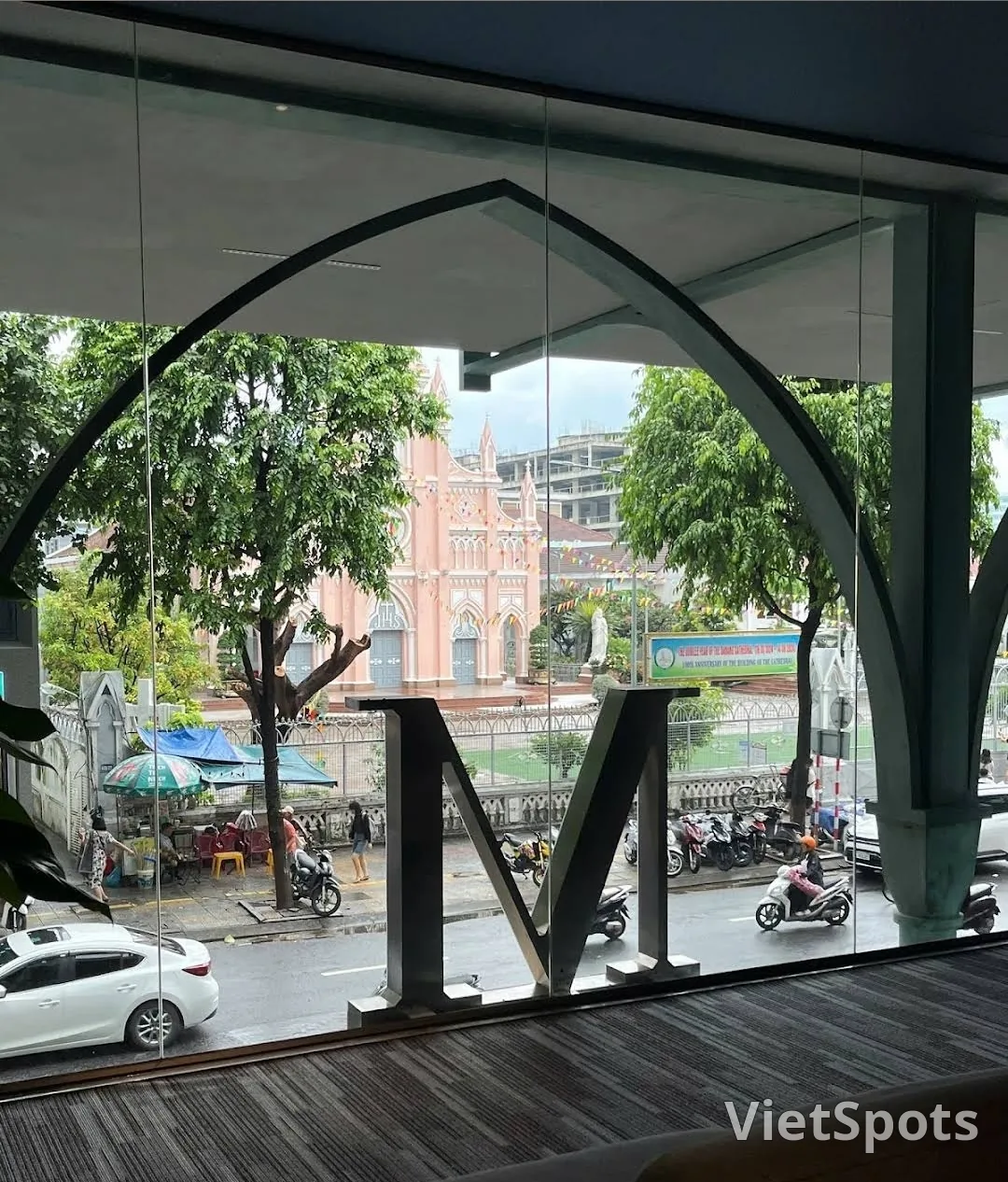 ✈️Review) Cảnh đêm nhà thờ hồng Đà Nẵng