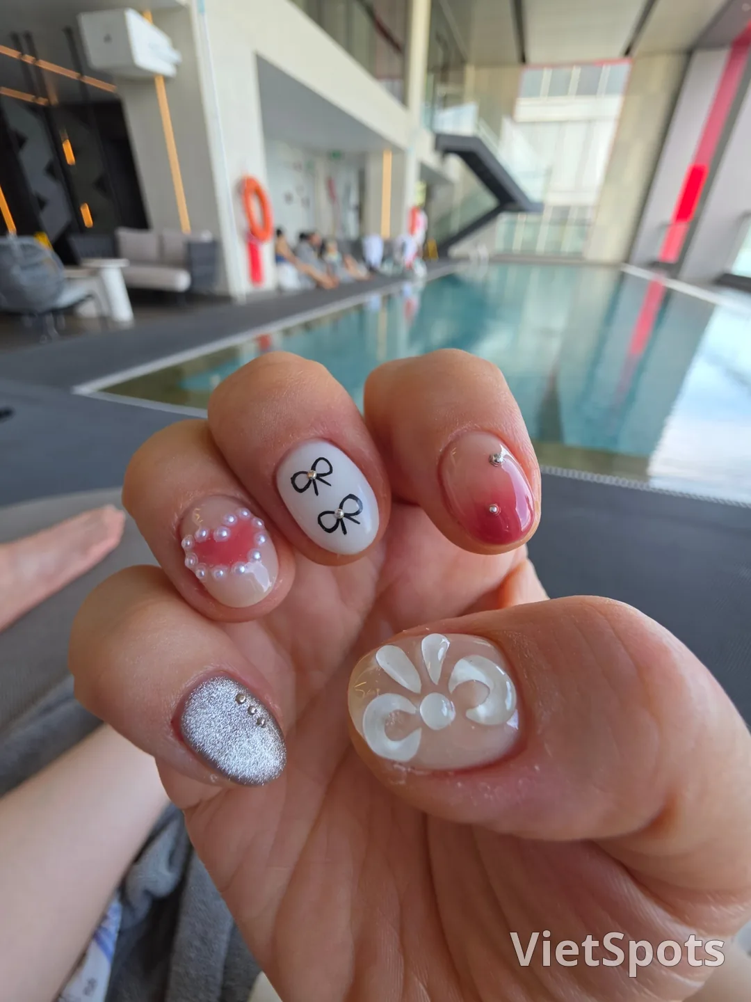 Còn về việc chọn nail thì~