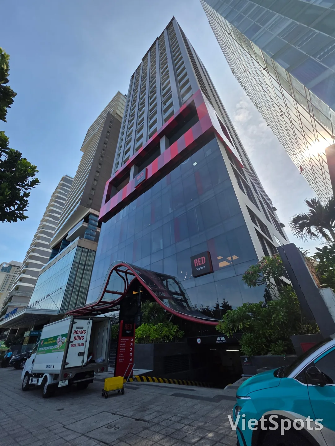評價)▶️✍️以濃烈紅色打造的火熱之選——麗笙紅酒店(Radisson RED Danang)——